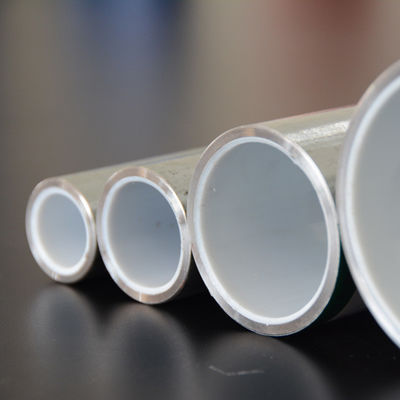 Un bon prix. Diamètre maigre enduit soudé résistant aux chocs 28mm de tube de PE en ligne