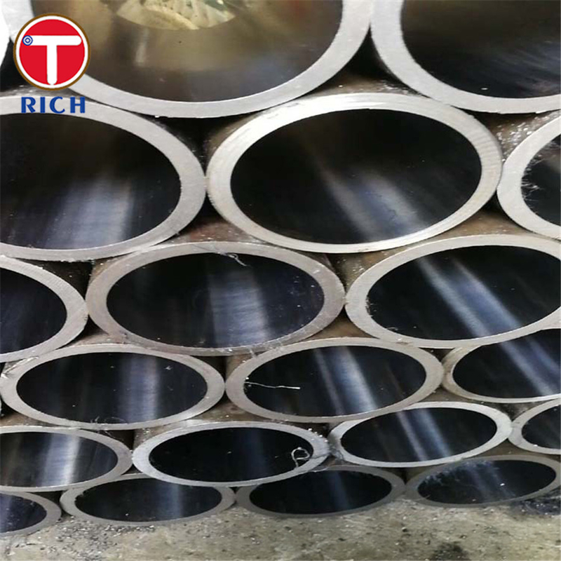 DIN 17121 RSt 37-2 Tubes rondes sans soudure Tubes en acier circulaires sans soudure pour les travaux d'acier structurel