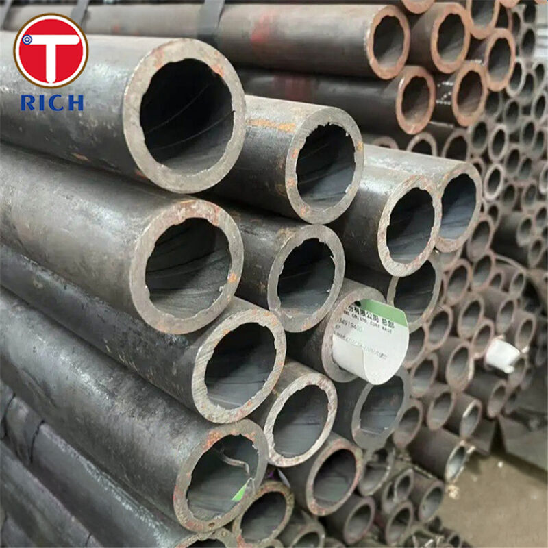 Tube d'échangeur de chaleur sans soudure à faible teneur en alliage ASME SA213 Grade T12 à filetage interne avec conception Cr-Mo et diamètre extérieur de 30 à 325 mm