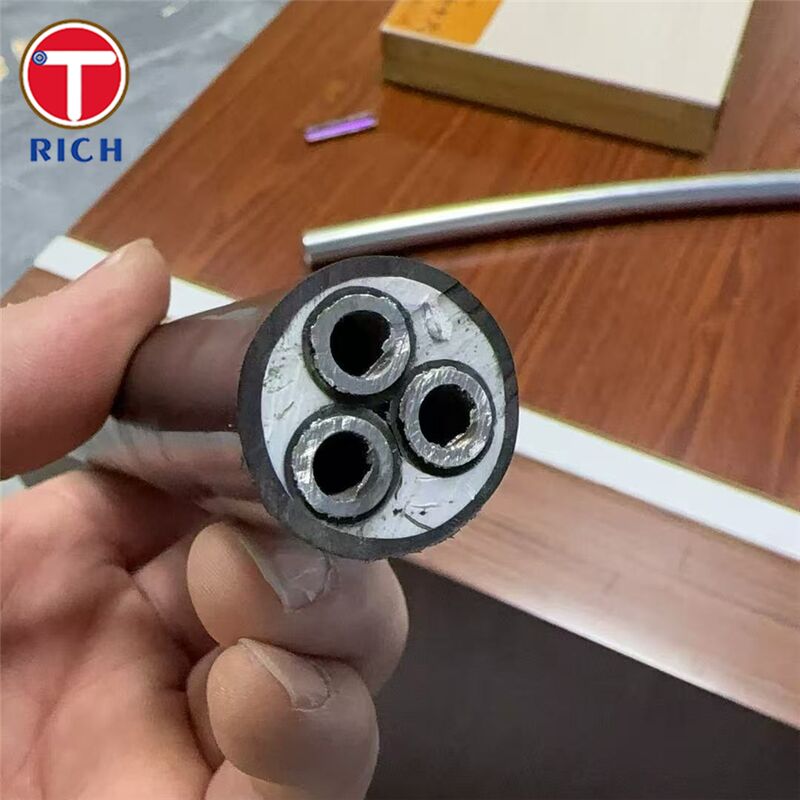 Tubes sans soudure en acier inoxydable à plusieurs noyaux avec revêtement en plastique pour la construction navale de catégories 304L/316L/Duplex 2205 et de techniques de traction à froid/de laminage à chaud