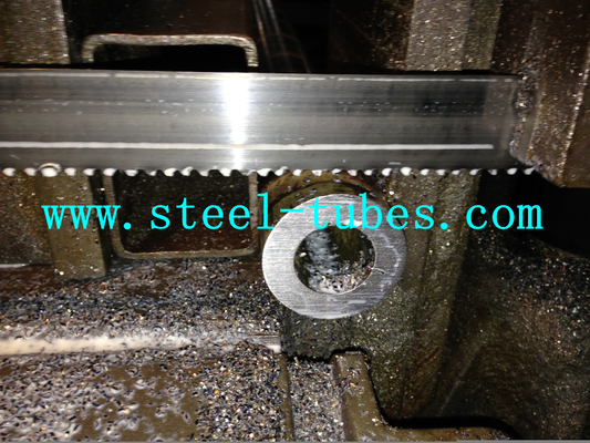 Un bon prix. Tube étiré à froid des tubes 12M Seamless Alloy Steel d'incidences en ligne