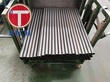 Un bon prix. Tube en acier soudé de résistance électrique longitudinal pour le tuyau des véhicules à moteur Gb/t13793 en ligne