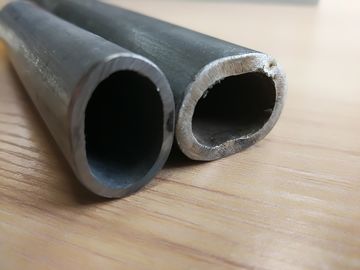Un bon prix. Tube de l'acier inoxydable 180# non perforé, finition cannelée ovale de miroir des tubes 800G en ligne