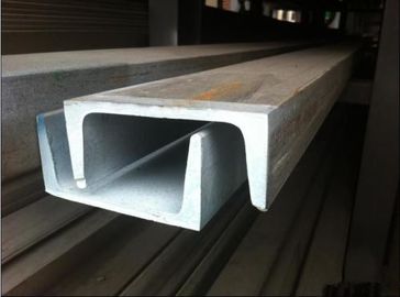 Un bon prix. Les tubes d'acier de la construction S275 pour le projet de construction, acier de construction de profilé en u rayonne Q235B en ligne