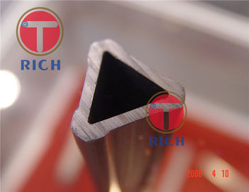 Un bon prix. Tuyau d'acier structurel de catégorie en acier, tube en acier de triangle spéciale pour des meubles en ligne