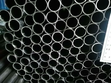 Un bon prix. L'acier au carbone des véhicules à moteur soudé sifflent la tuyauterie en acier mécanique ASTM A513 en ligne
