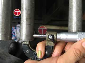 Un bon prix. Tube aérospatial rond d'acier de précision de décarburation en ligne