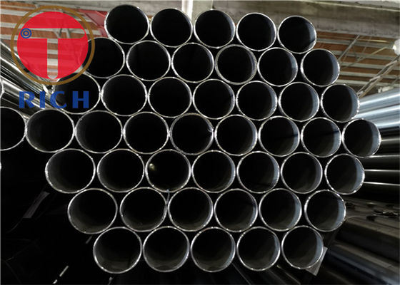 Un bon prix. La chaudière de la longueur 12000mm a huilé les tubes et tuyaux sans soudure, en acier DIN17175 en ligne